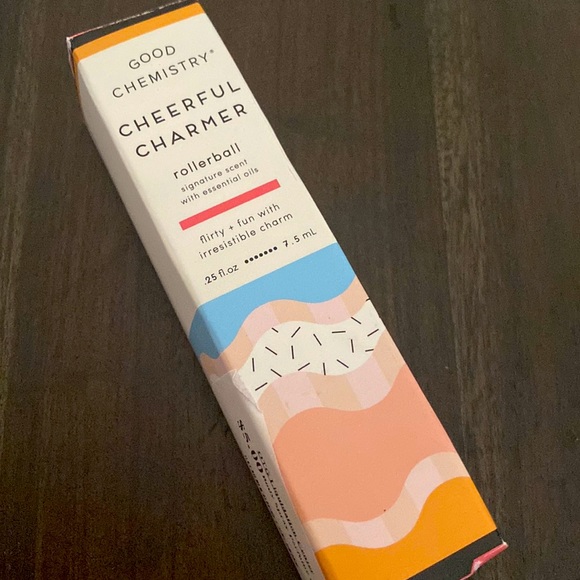 NIB Good Chemistry Rollerball, Cheerful Charmer Essential oils perfume - Picture 3 of 4